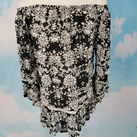 Democracy 3/4 Sleeve Black Print Peasant Blouse Size Small NWT - Picture 3 of 14